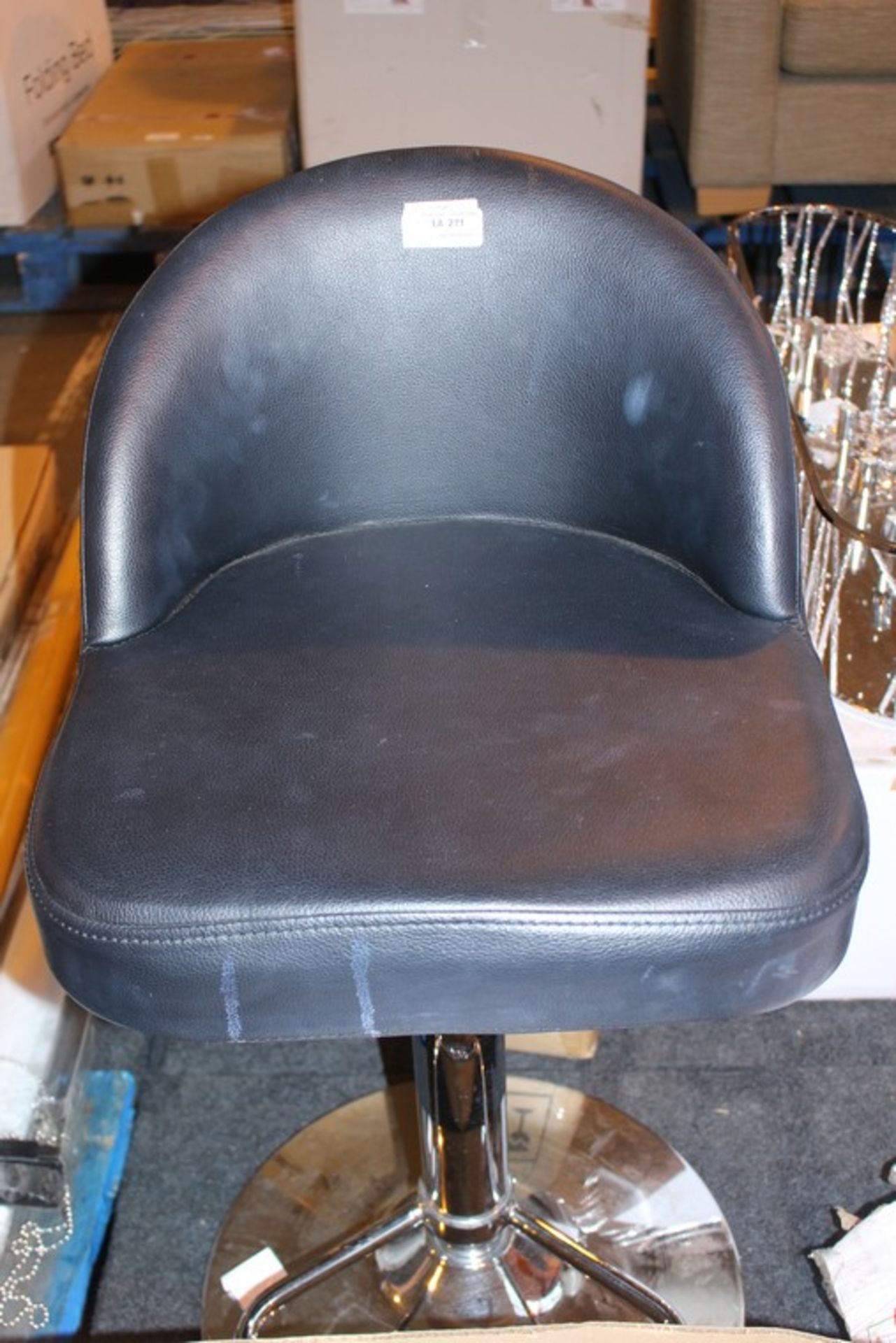 1 x BLACK GAS LIFT OFFICE CHAIR *PLEASE NOTE THAT THE BID PRICE IS MULTIPLIED BY THE NUMBER OF ITEMS