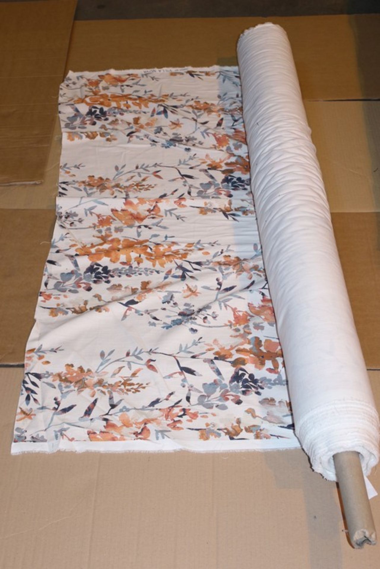 1 x ROLL OF HANA V3233(AW16) FABRIC RRP £740 (02.01.18) (4500381) *PLEASE NOTE THAT THE BID PRICE IS