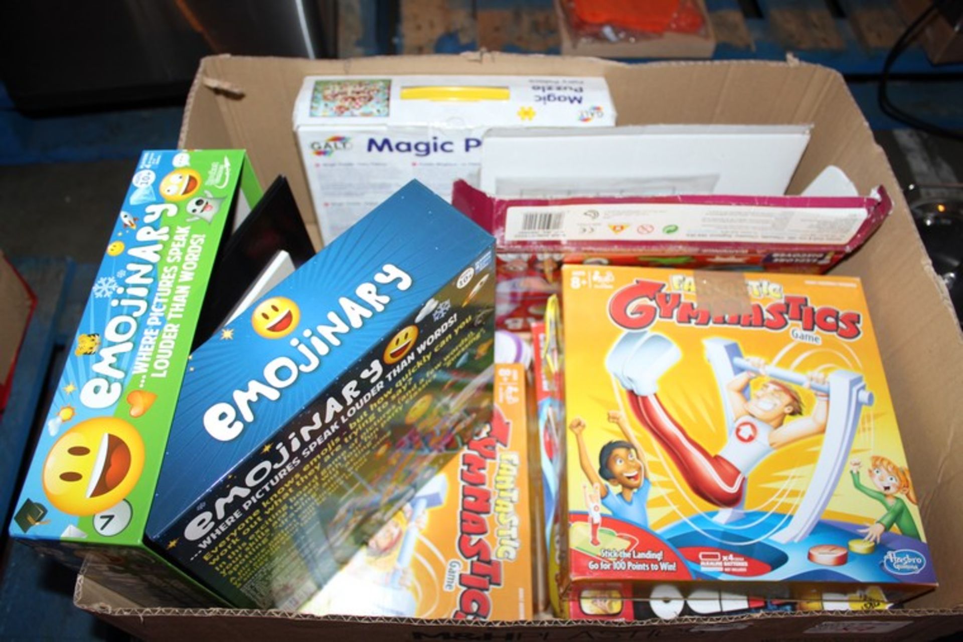 2 x ASSORTED ITEMS TO INCLUDE BOARD GAMES, JIG SAWS AND MUCH MORE *PLEASE NOTE THAT THE BID PRICE IS