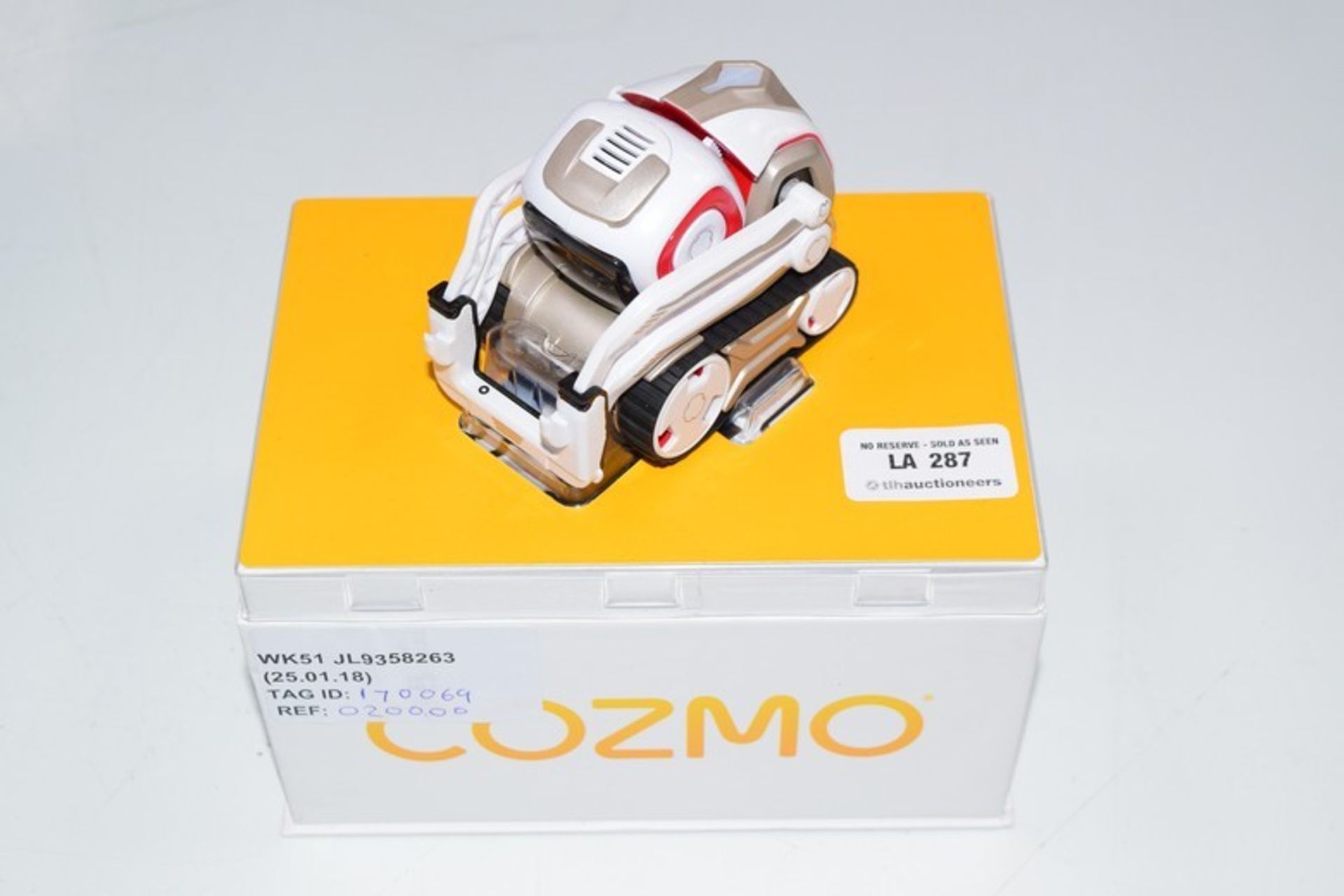 1 X ANKI COSMO ROBOT RRP £200 21.01.18 170069 W287