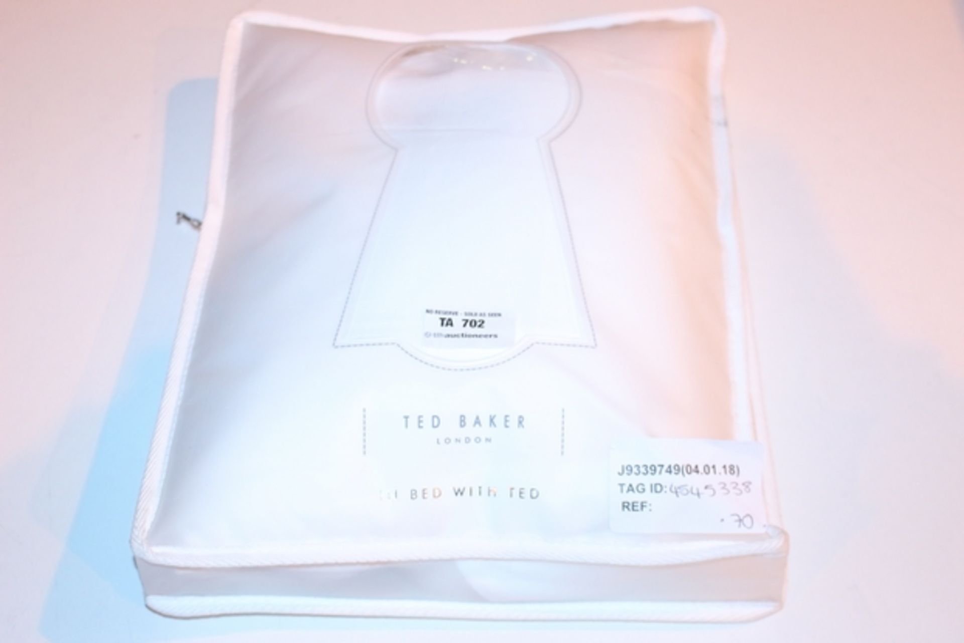 1X TB DESIGN IN BED WITH TED RRP £70 (JL-9339749) (03/01/18)(4545338)