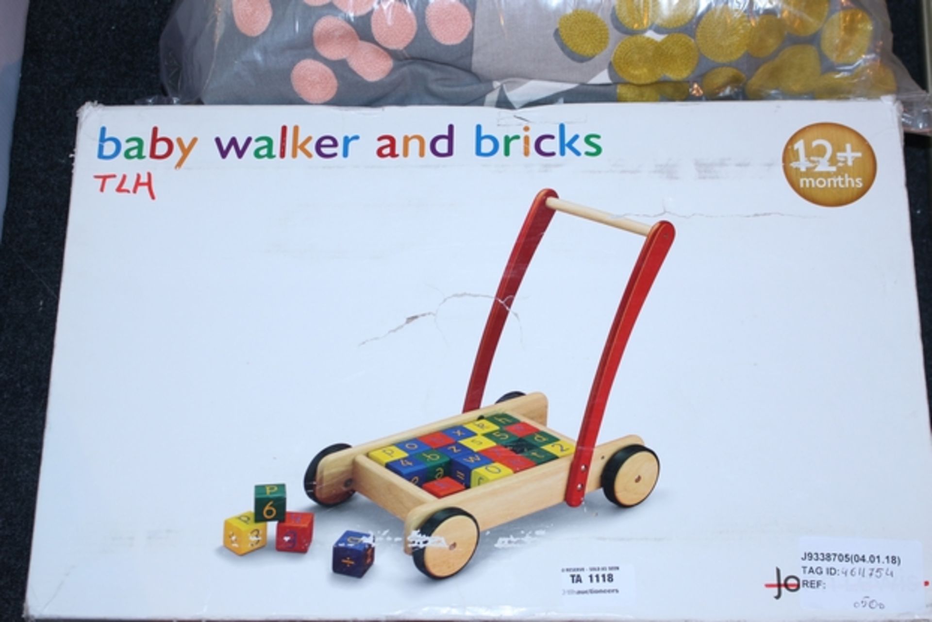 1X BABY WALKER AND BRICKS RRP £50 (JL-9338075) (04/01/18) (4611754)
