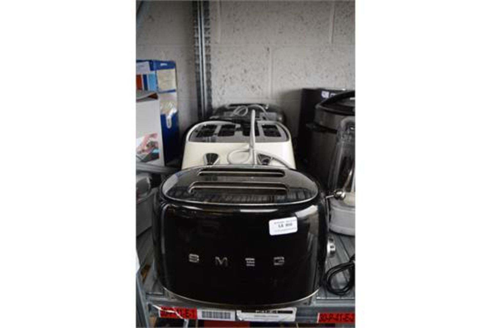 4 X ASSORTED TOASTERS TO INCLUDE SMEG AND KITCHEN AID COMBINED RRP £400 19.02.18 T956