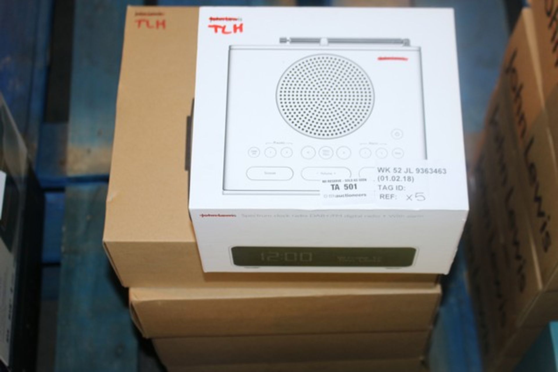 1X LOT TO CONTAIN 5 ASSORTED DIGITAL FM DAB RADIOS TO INCLUDE ASTON AND SPECTRUM AND OTHER