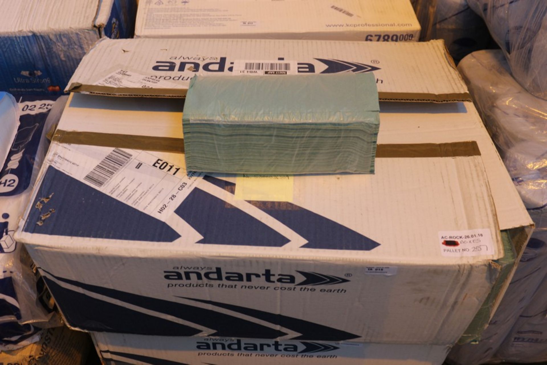 1X BOX OF ANDARTA HAND TOWELS (AC-ROCK) (26.01.18) (PALLET.257)