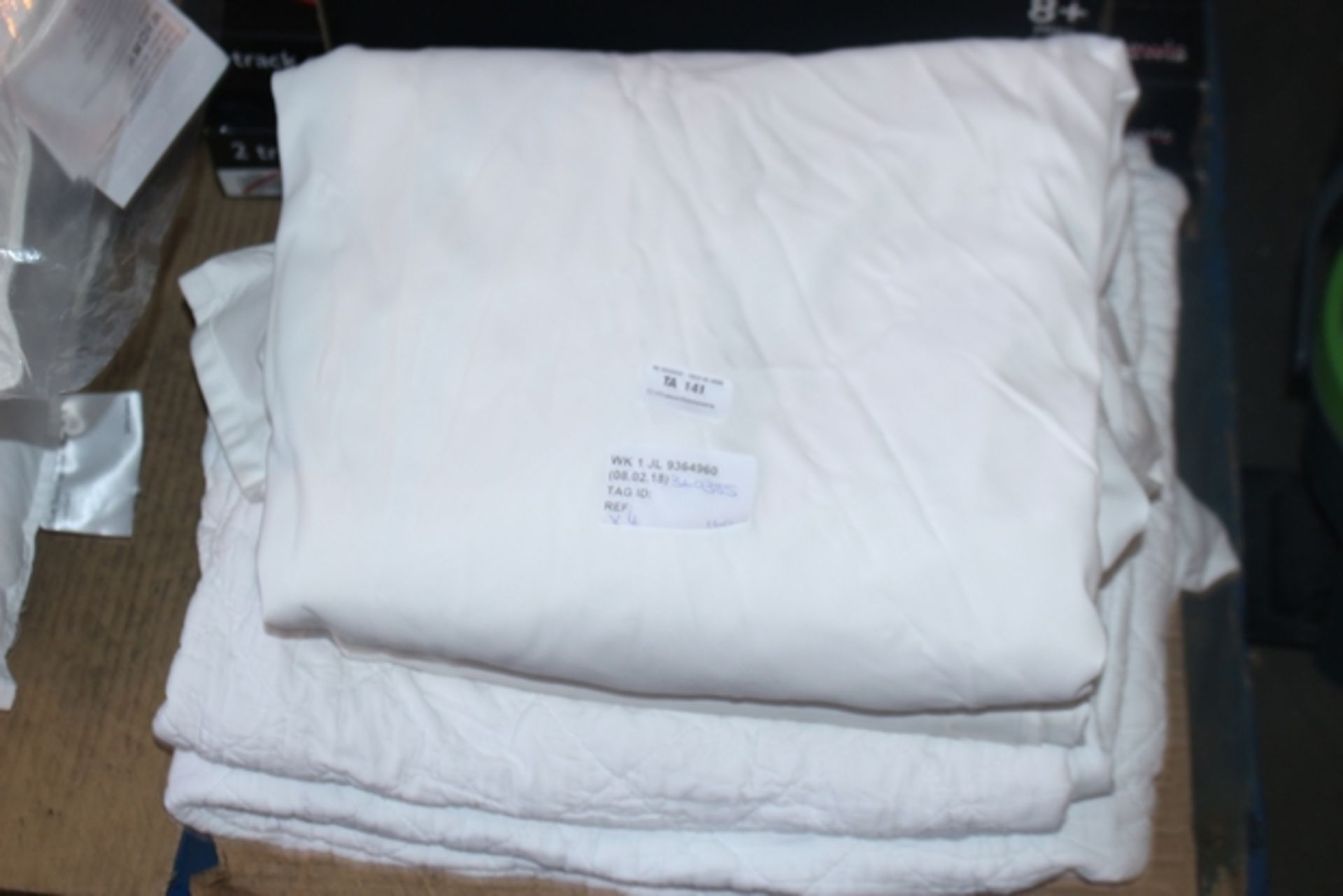 1X LOT TO CONTAIN 4 ITEMS TO INCLUDE SHEETS X2 AND A MATTRESS PROTECTOR X2 COMBINED RRP £120 (08/