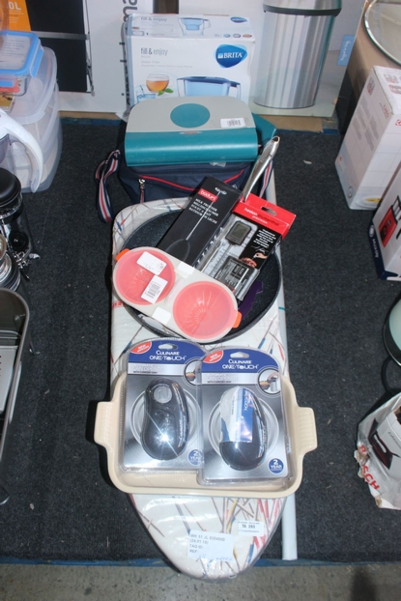 1X LOT TO CONTAIN 11 ITEMS TO INCLUDE WATER FILTER AND MUCH MORE COMBINED RRP £200 (24/01/18)