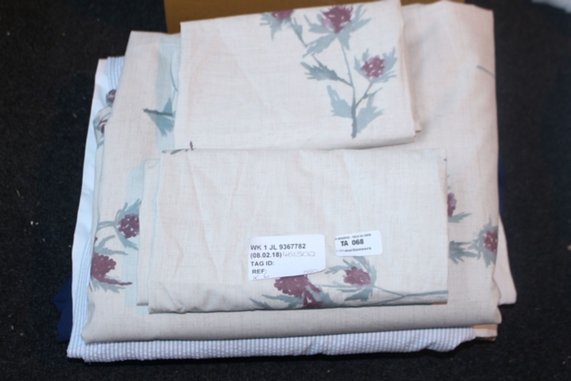 1X LOT TO CONTAIN 6 ASSORTED SHEETS/PILLOW CASES COMBINED RRP £180 (08.02.18)