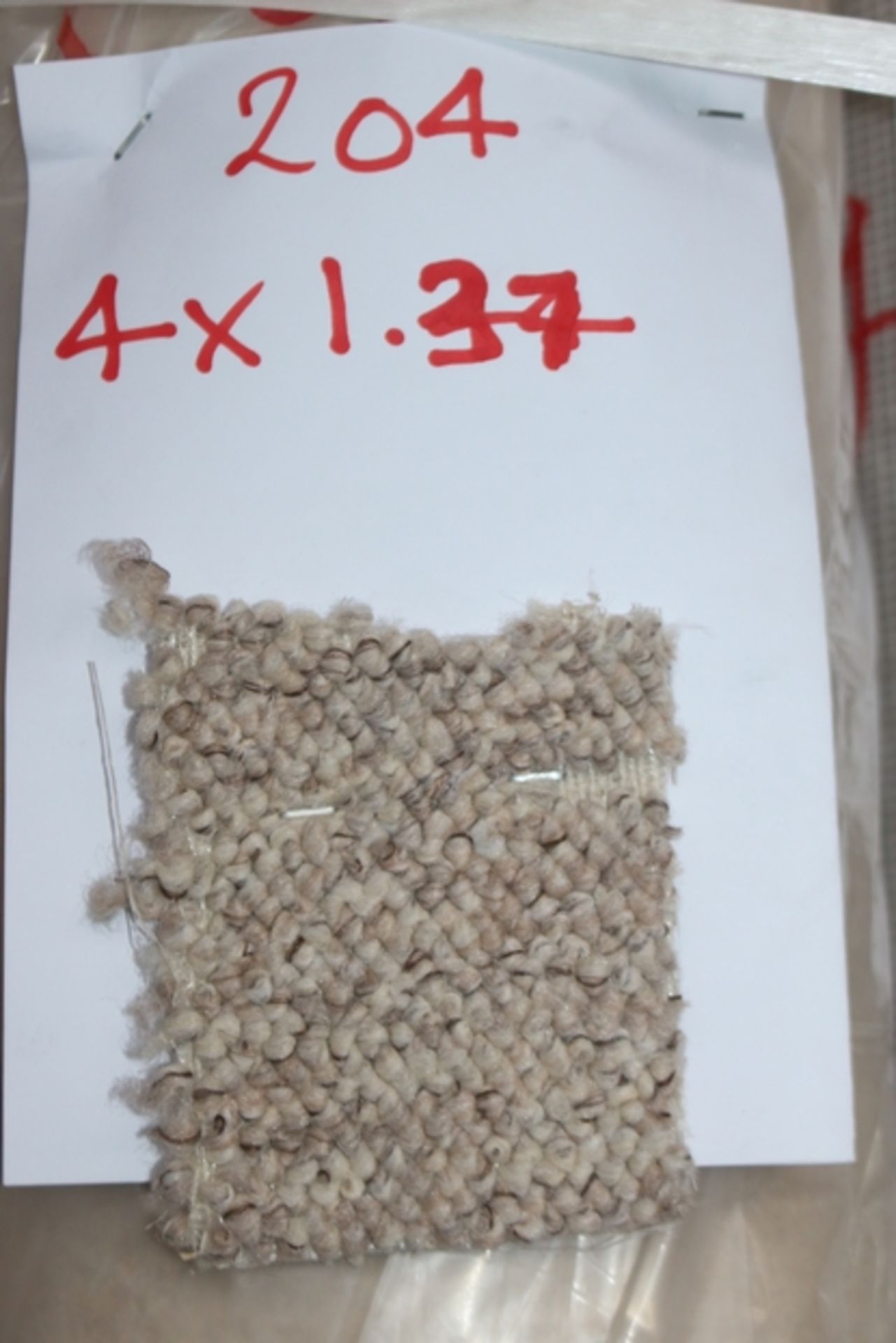 1X ROLL OF HIGH QUALITY CARPET 4X1.37