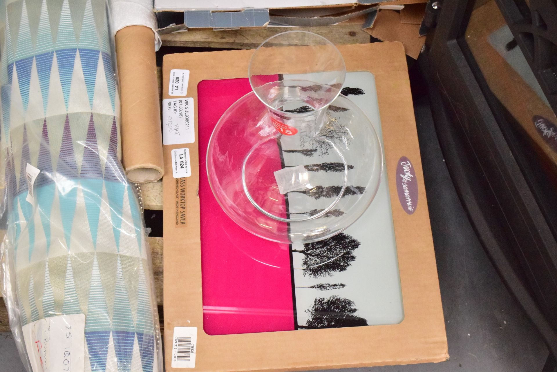 6 X ITEMS TO INCLUDE DARTINGTON VASE, GLASS WORK TOP SAVER, DESIGNER FABRIC, BLINDS AND OTHERS