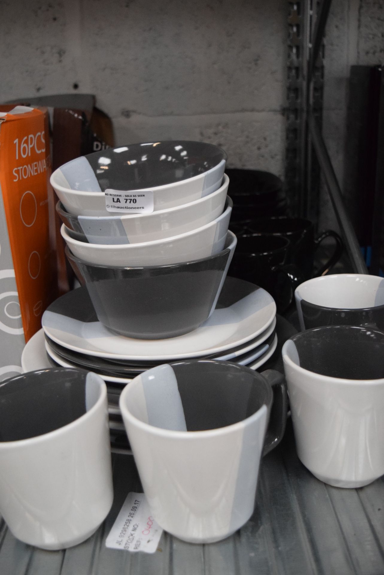 1 x LARGE QUANTITY OF DINNERWARE PIECES TO INCLUDE CUPS, BOWLS, PLATES AND OTHERS COMBINED RRP £