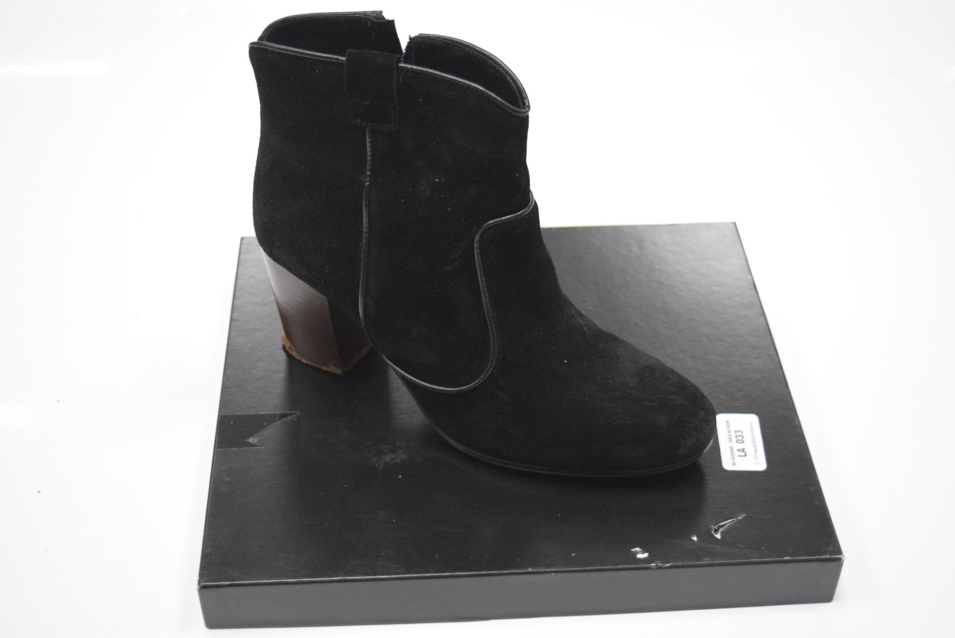 1 X BOXED PAIR OF LADIES ODELE HEELED BOOTS SIZE 39 RRP £110 1053053