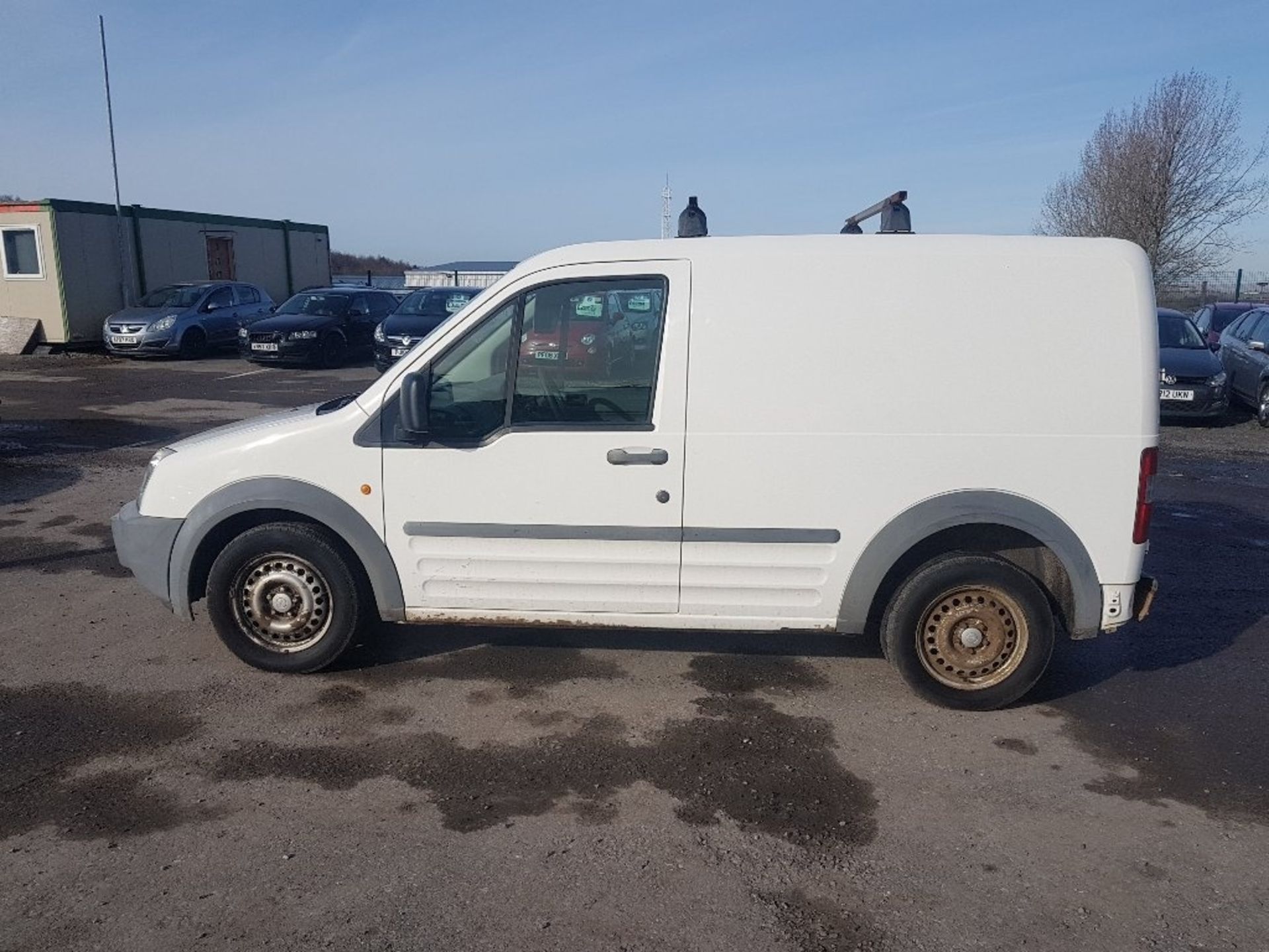 FORD T200 SWB LOW ROOF, TRANSIT CONNECT PANEL VAN, ML05 XZG, 1-8 LTR TDCI, DIESEL, MANUAL, 4 DOOR - Image 9 of 10