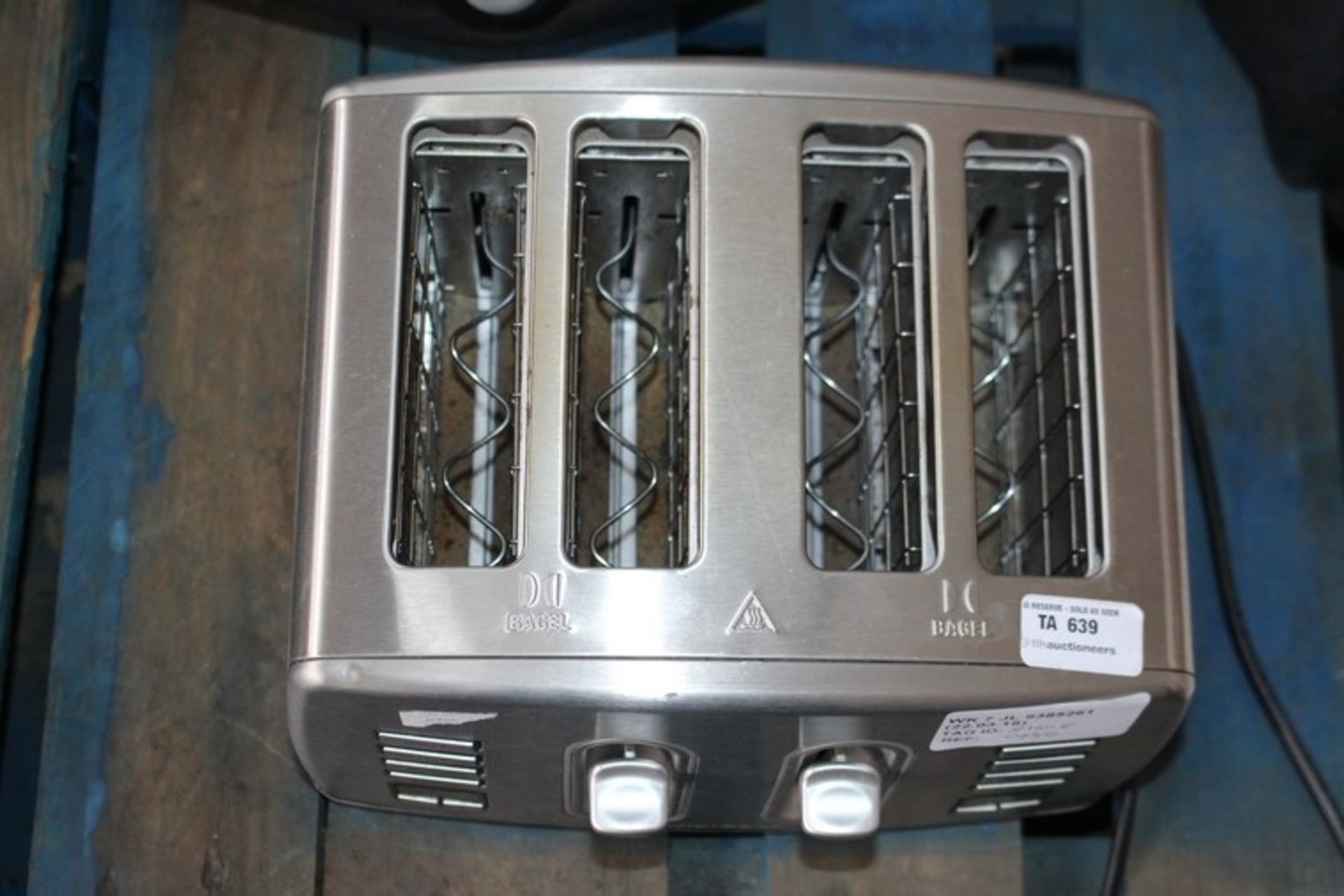 1 X CUSINART 4 SLICE TOASTER RRP £70 (22.03.18) (819118)