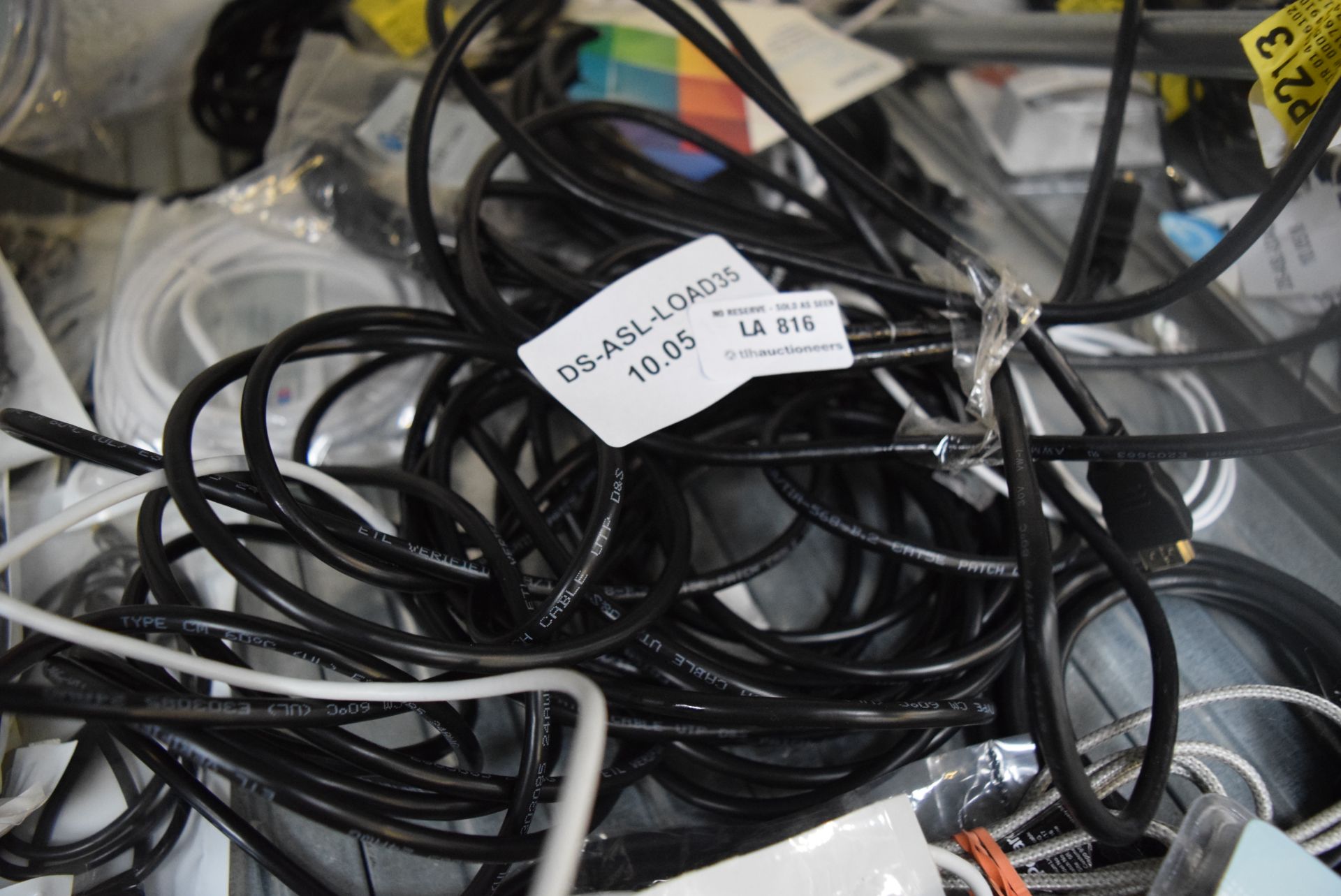 8 X ASSORTED CABLES HDMI AND OTHERS 15.05.18