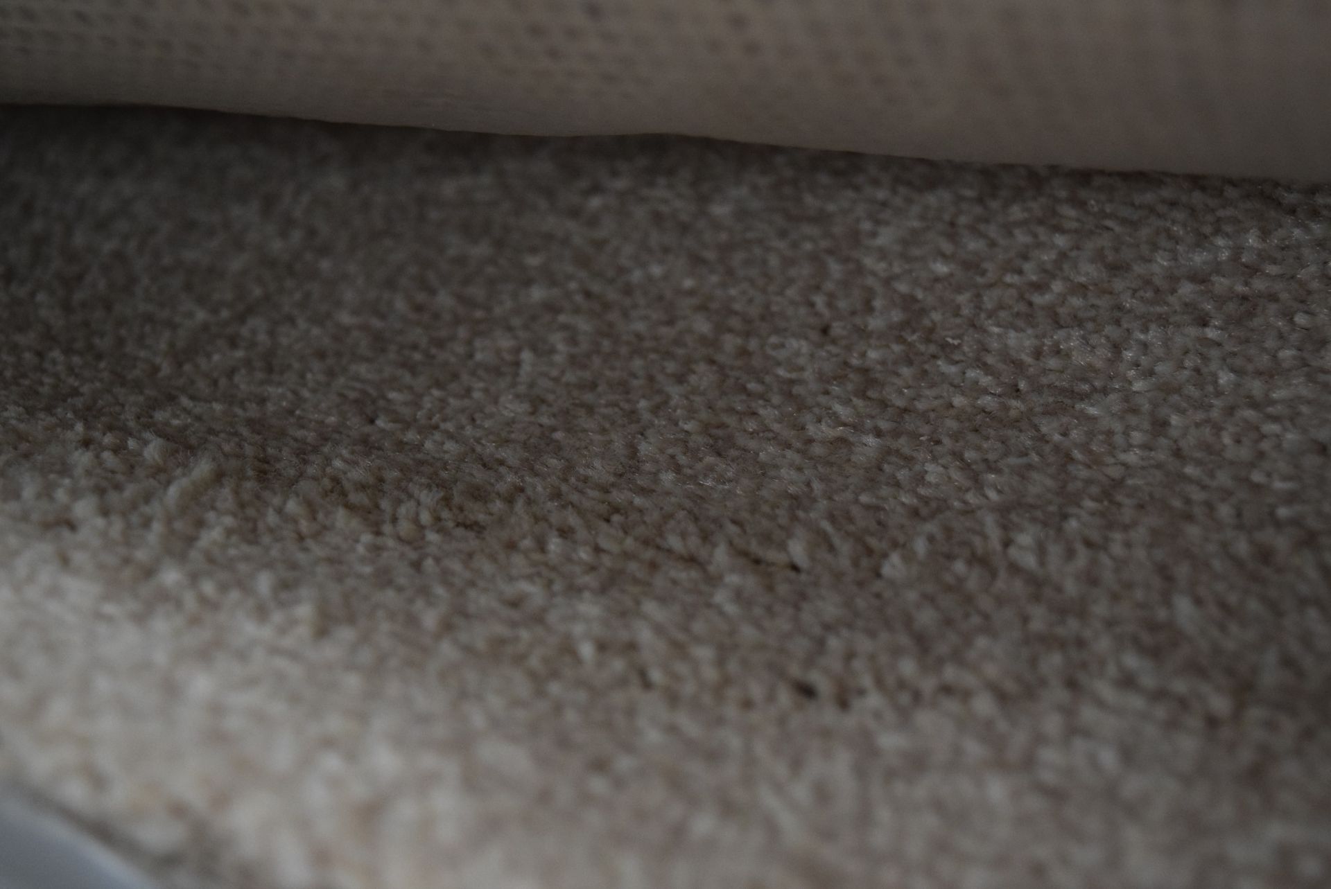1 X ROLL OF EMPEROR CARPET 5X1.89M COVERS 9.45SQM RRP £160 969091