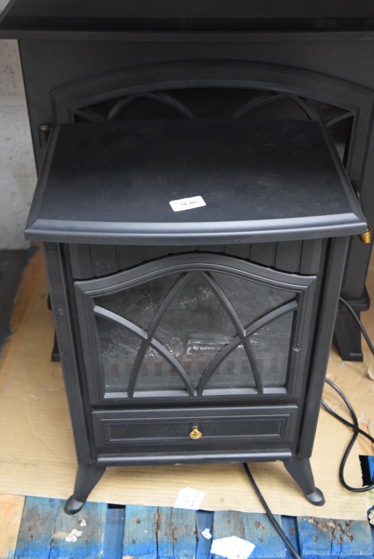 2 X TRADITIONAL ELECTRIC FIRE PLACES COMBINED RRP £140 11.05.18