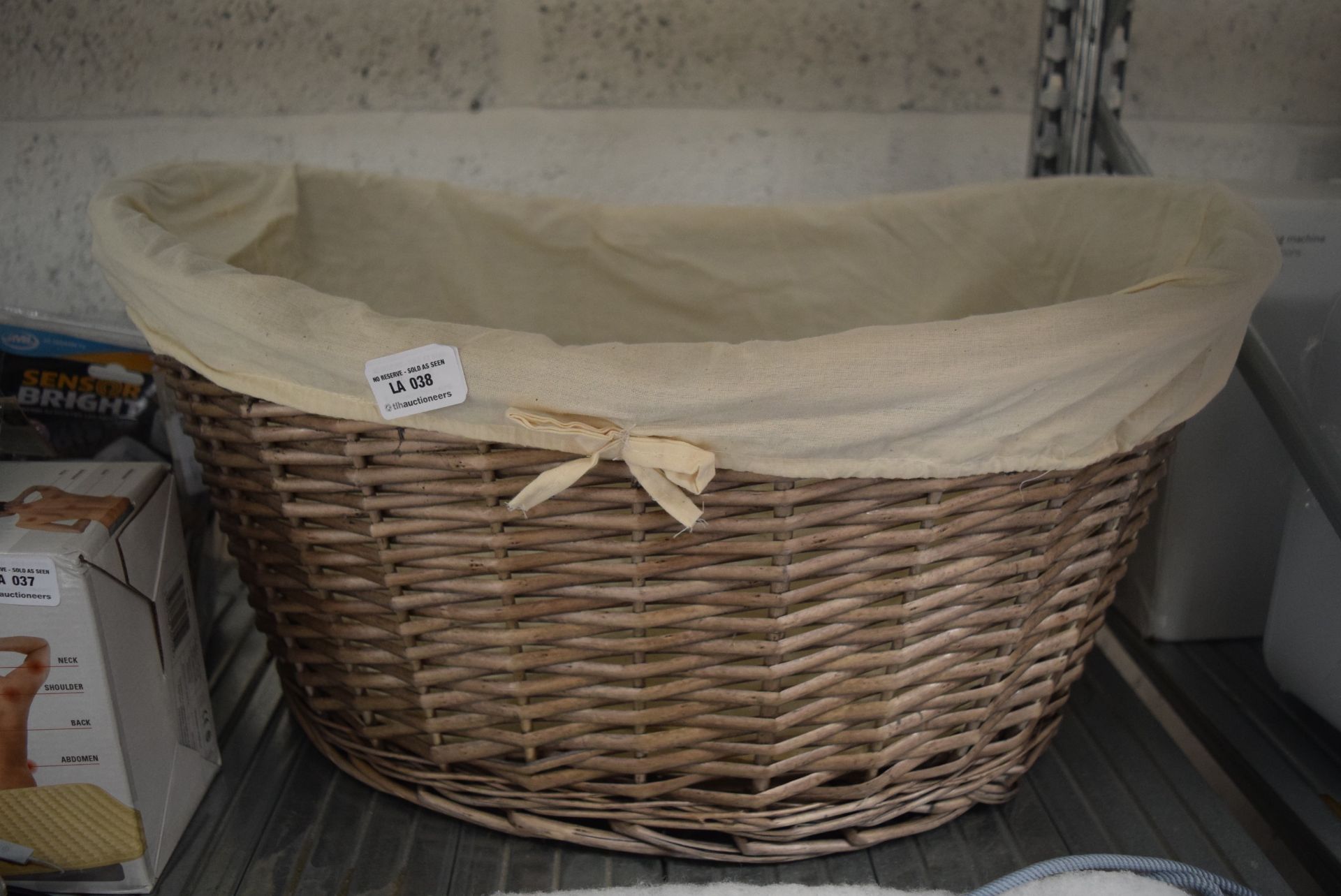 1 X DESIGNER WICKER LAUNDRY BASKET RRP £25 04.05.18 1346761