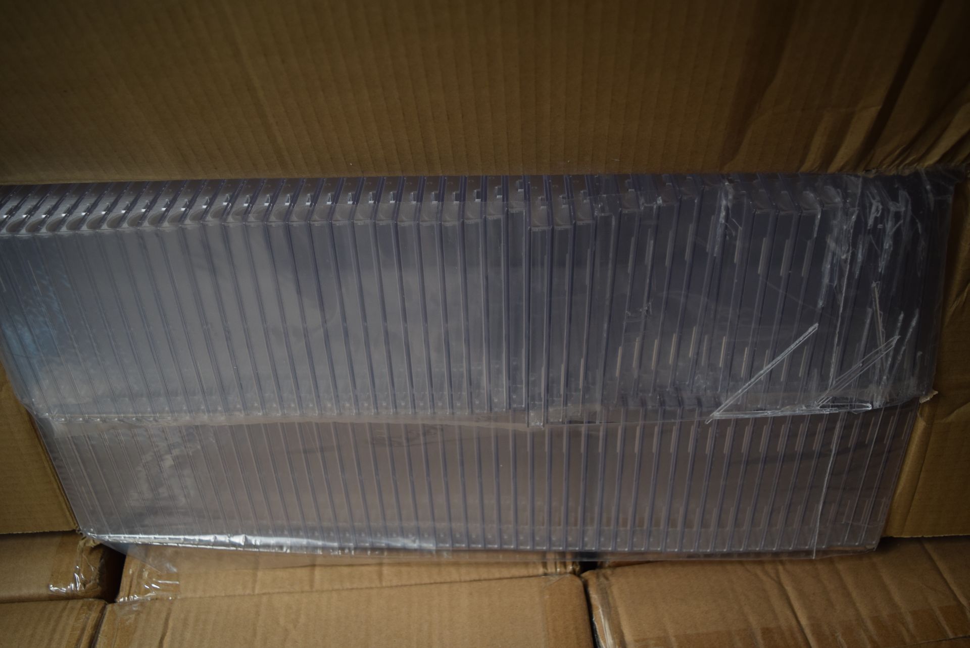 1 X BOXED BRAND NEW CONTAINING 200 PIECES OF CLEAR CD JEWEL CASES