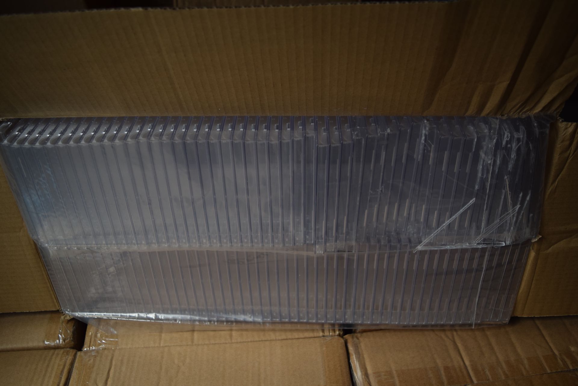 1 X BOXED BRAND NEW CONTAINING 200 PIECES OF CLEAR CD JEWEL CASES