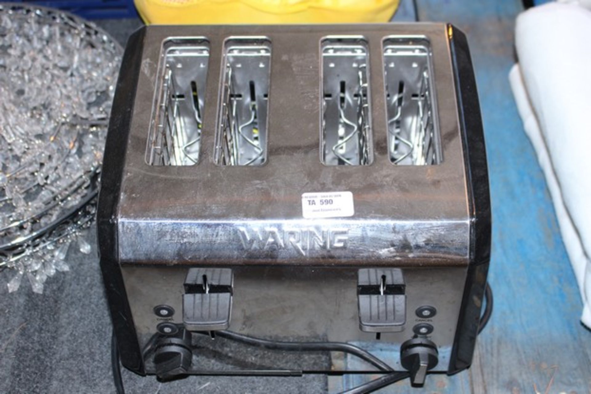 1X WARING 4 SLICE TOASTER (12.04.28)