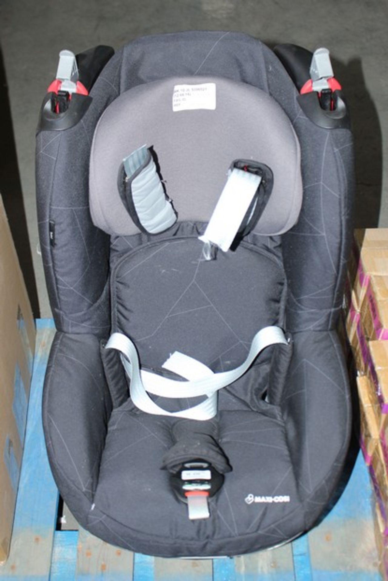 1X MAXI-COSI CHILDREN'S CAR SEAT (IN NEED OF ATTENTION) (12.04.18) (1114697)