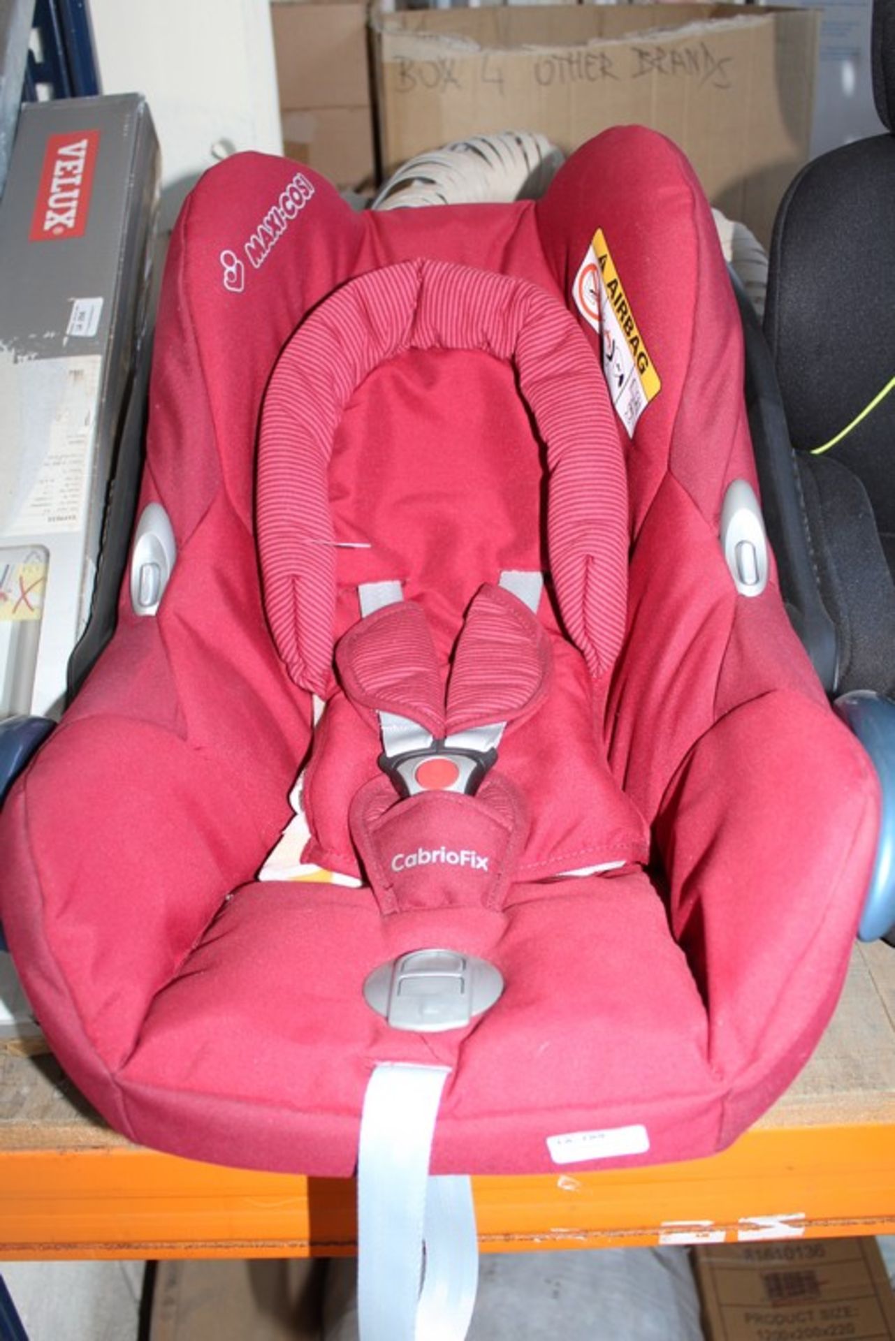 MAXI-COSI CAR SEAT (189)