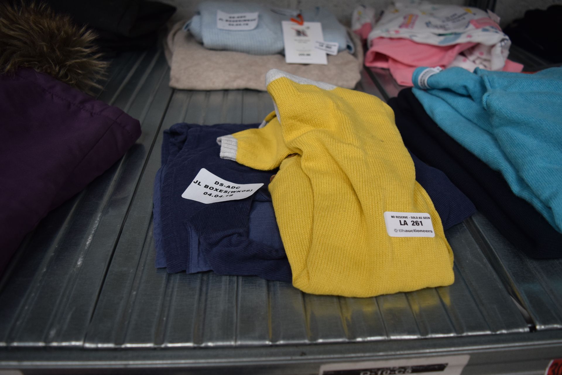 2 X CHILDRENS ITEMS TO INCLUDE YELLOW JUMPER AGE 3-6 MONTHS AND OTHER 04.04.18