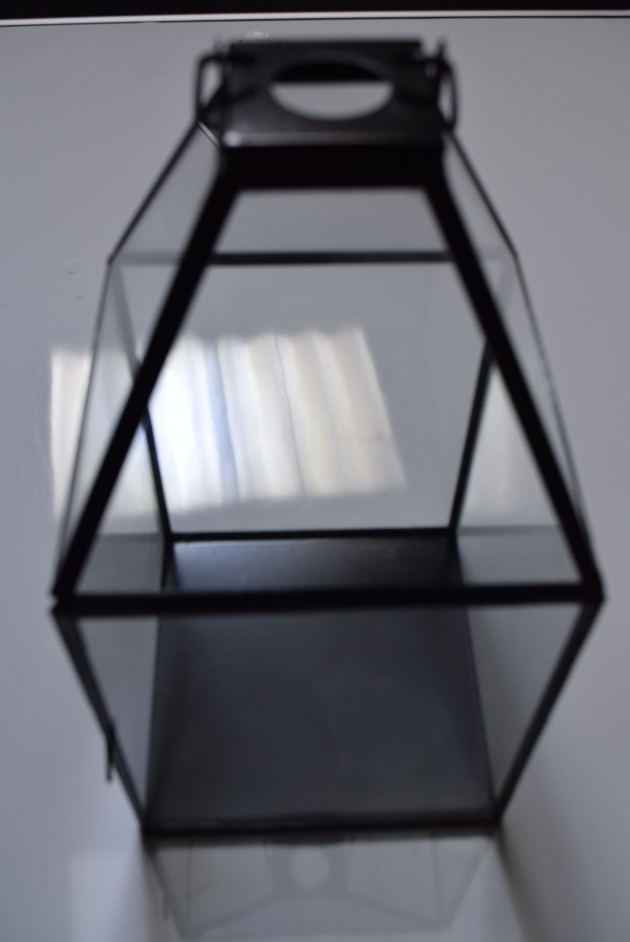 1 X BOXED UNUSED WR METAL AND GLASS LANTERN IN BLACK 18X18X34CM