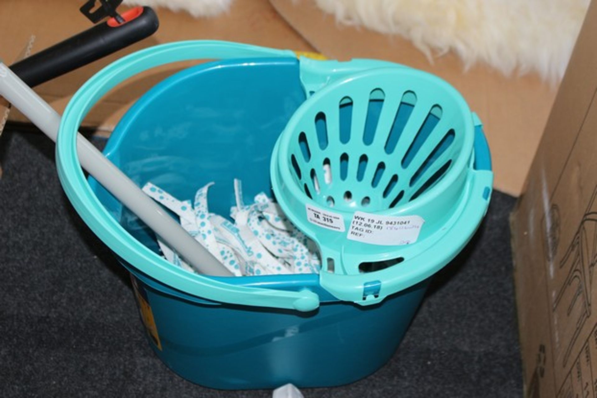 1X LEIFHEIT MOP BUCKET AND MOP (12.06.18) (1840624)