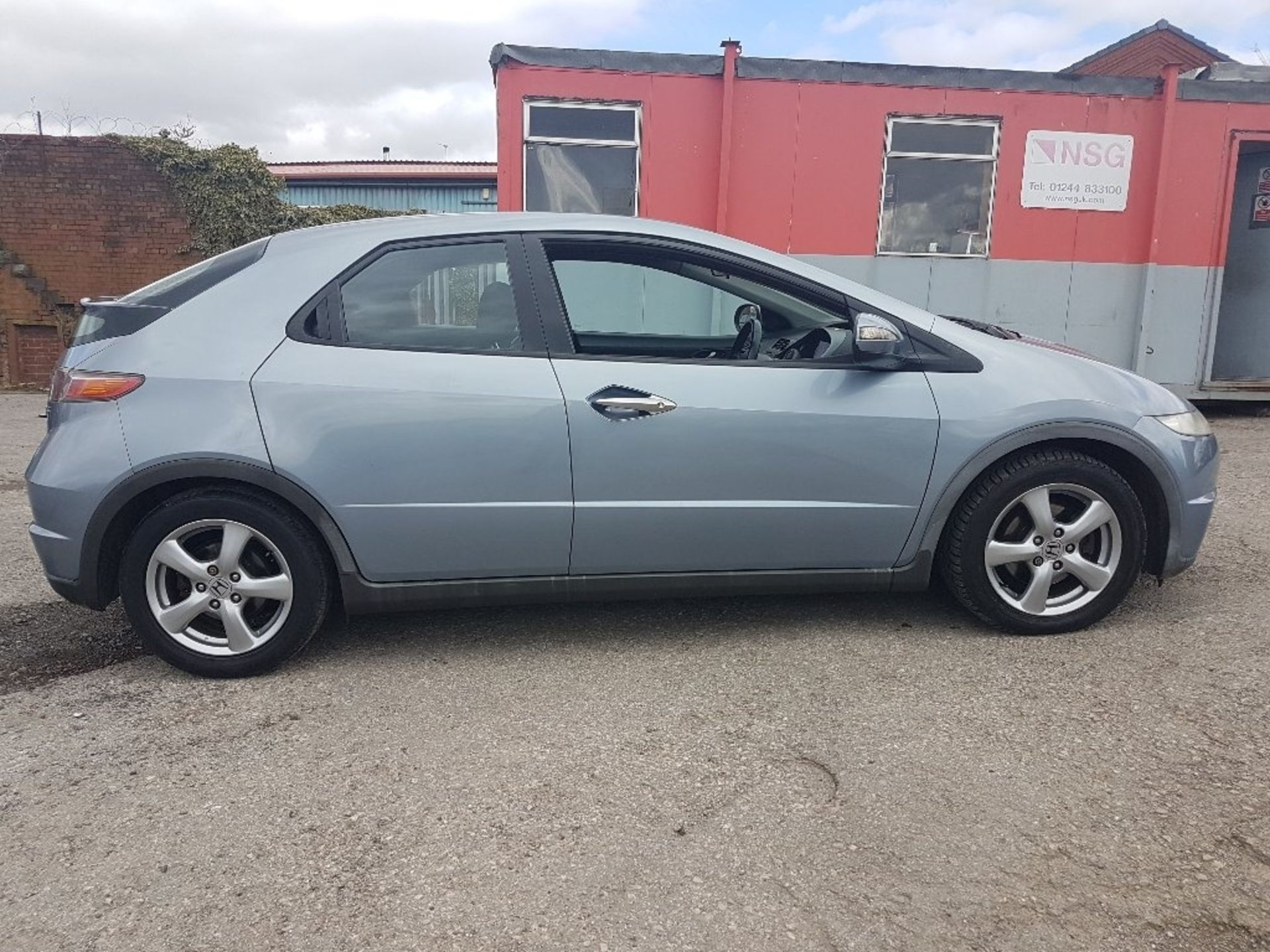 HONDA CIVIC SEI CDTi , 2.2LTR DIESEL MANUAL, 4 DOOR HATCH, LB56 OWO, DATE OF FIRST REGISTRATION: - Image 3 of 17