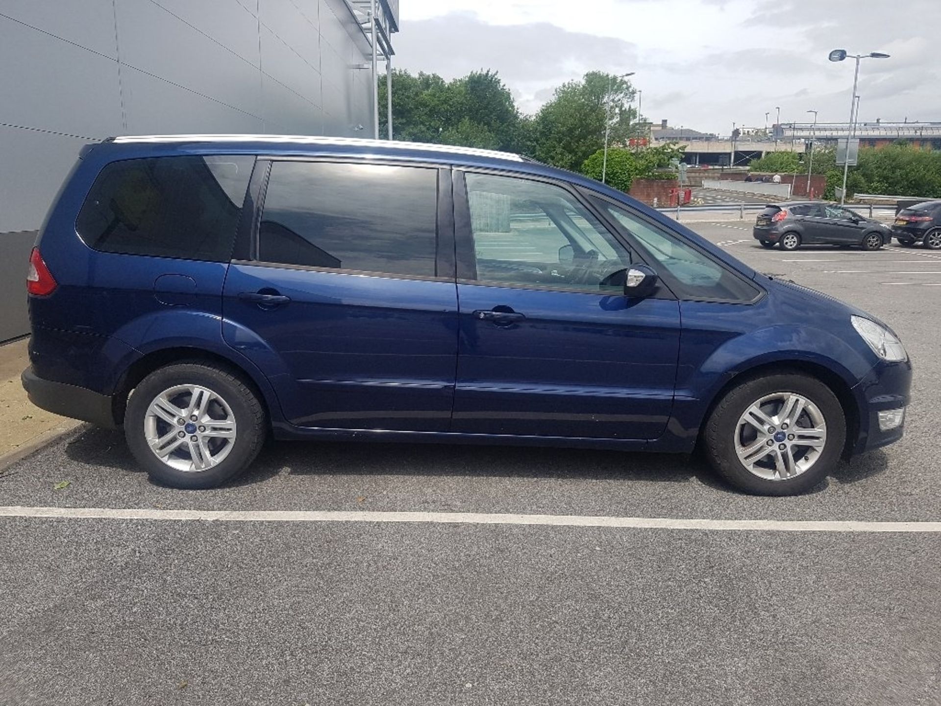 FORD GALAXY 2.0LTR TDCI ZETEC, DIESEL AUTO, 5 DOOR, DATE OF FIRST REGISTRATION: 15-05-2012, - Image 4 of 17