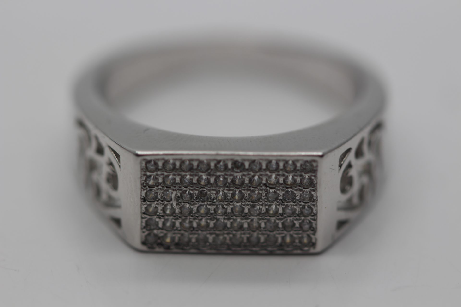 *******BOXED****SOLID SILVER PATTERN AND RECTANGULAR CLUSTER RING WITH HIGH QUALITY SIMULATED