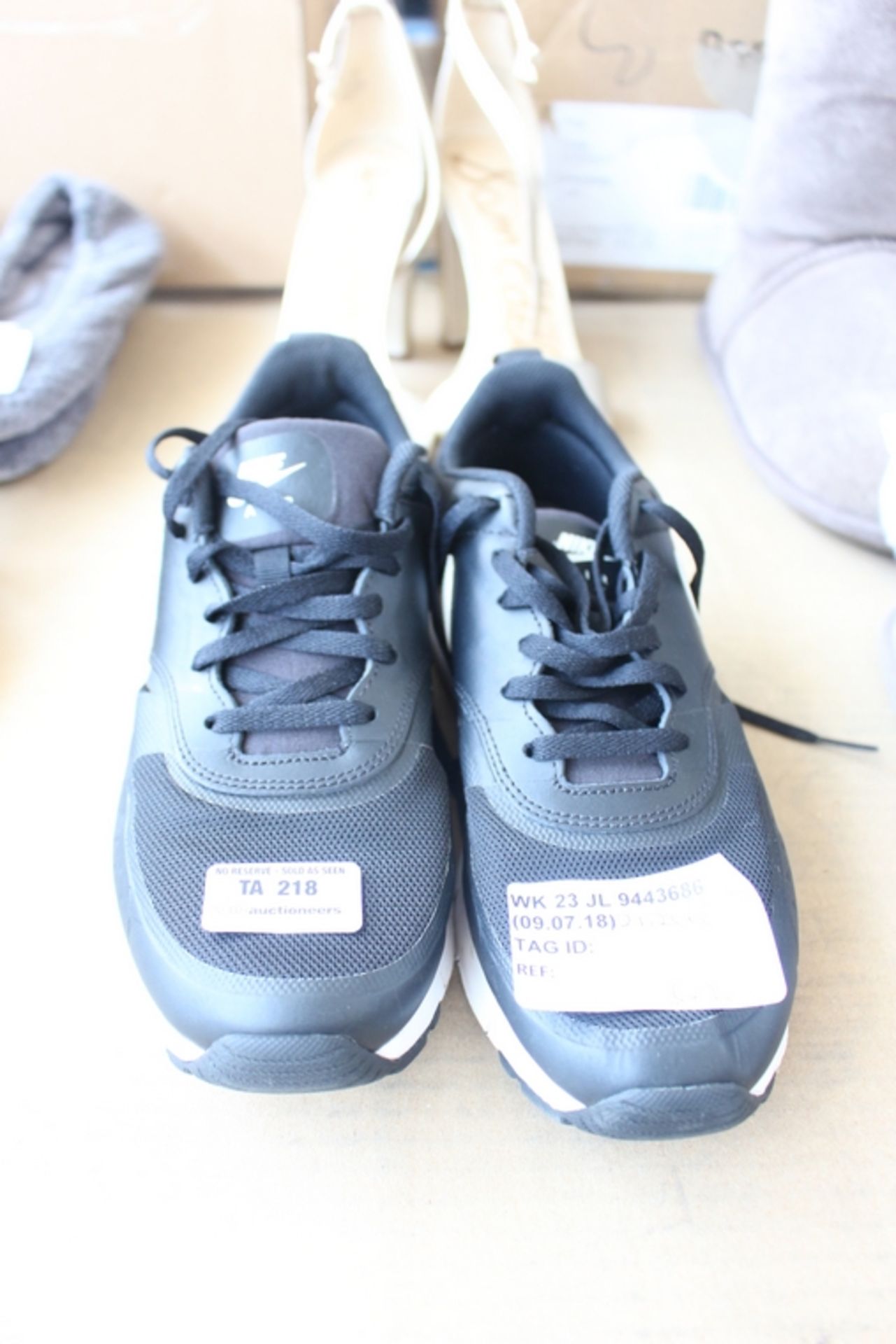 1X PAIR OF NIKE AIR TRAINERS SIZE 6 RRP £60 (09.07.18) (2126453)