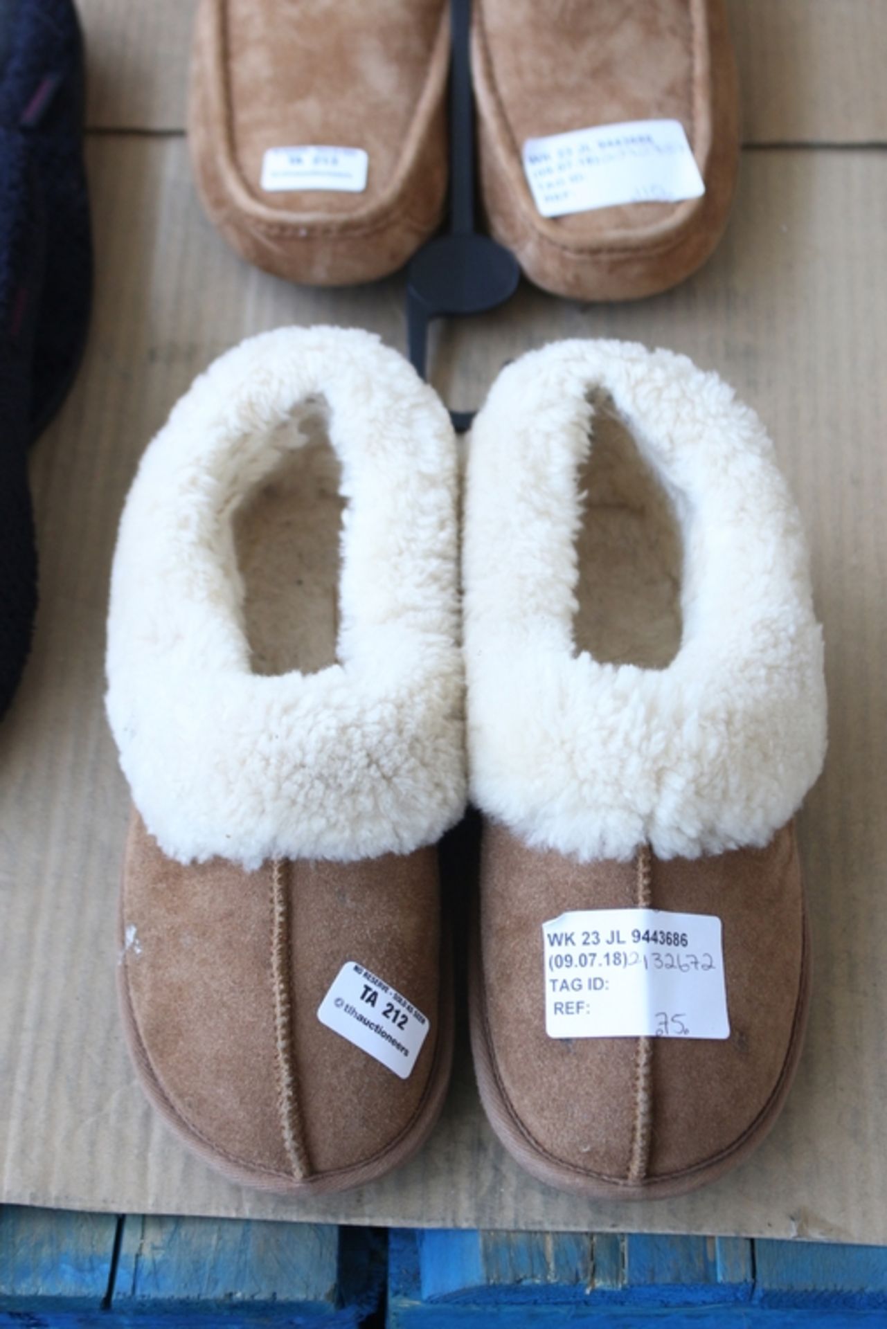 1X PAIR OF JUST SHEEP SKIN SLIPPERS SIZE 7-8 RRP £30 (09.07.18) (2132672)