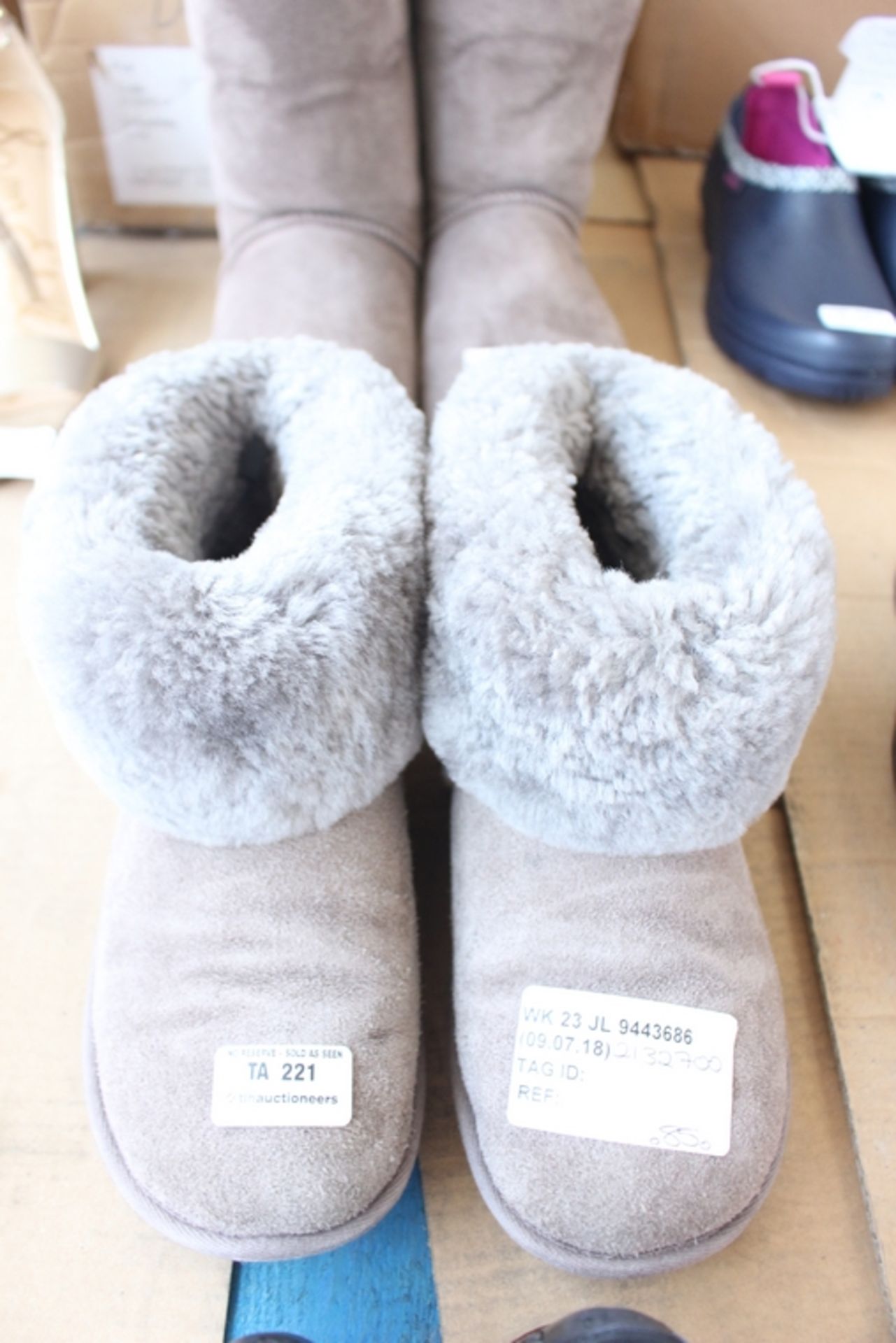 1X PAIR OF JUST SHEEP SKIN SLIPPERS SIZE 5-6 RRP £60 (09.07.18) (2132700)