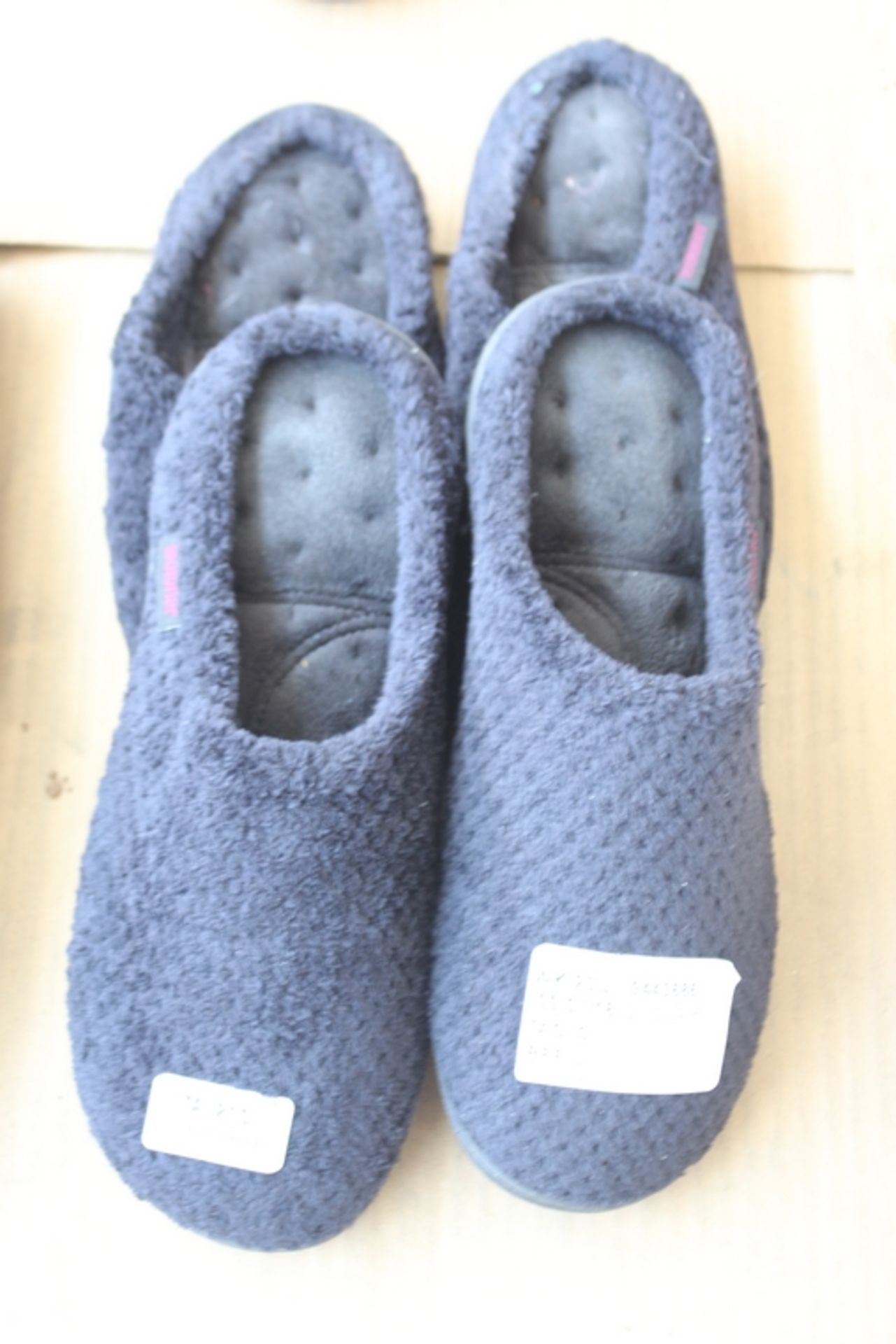 2X PAIRS OF ISO TONER SLIPPERS (09.07.18)