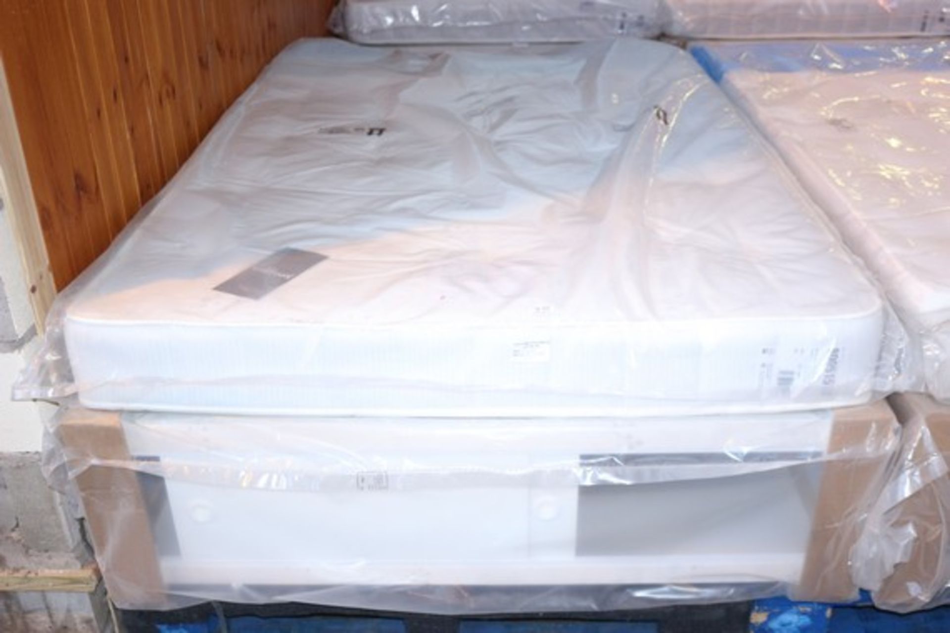 1 x 135CM THE BASIC COMFORT MATTRESS COMPLETE WITH DIVAN BED BASE (07.09.18) (2006) (2007) *PLEASE