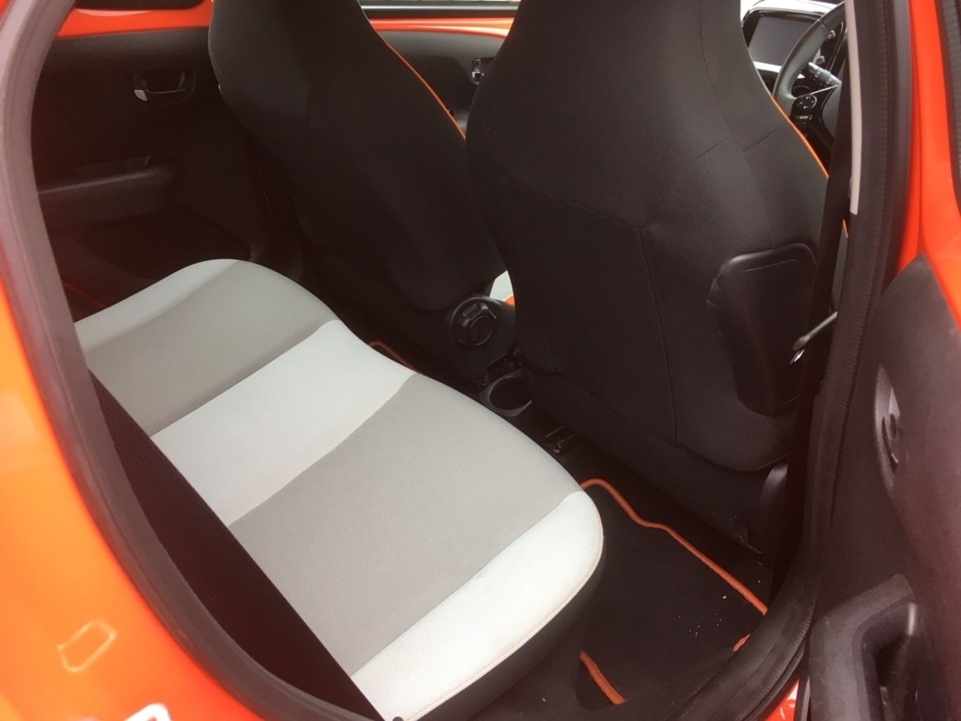 TOYOTA AYGO 1.0 VVT-i X-CITE,4 DOOR HATCH, 29/09/2014, PETROL,18,130 MILES ,MANUAL, 1.0L, ORANGE, - Image 5 of 9