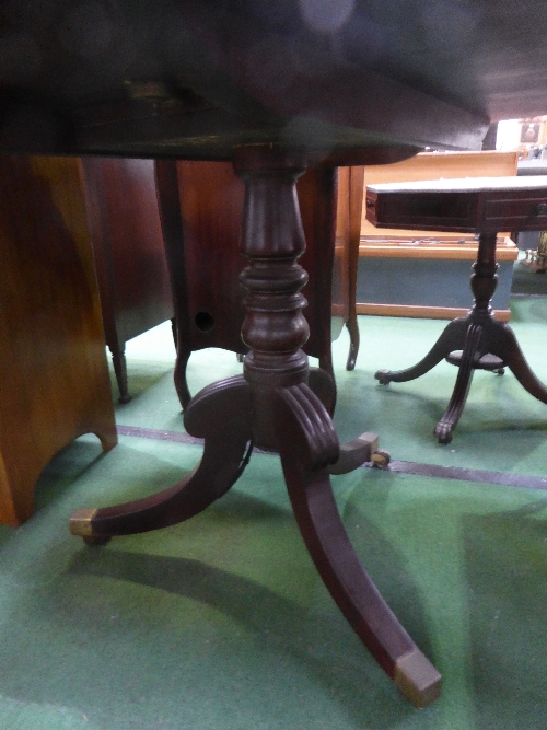 Circular mahogany pedestal table, 40' diameter - Image 2 of 2