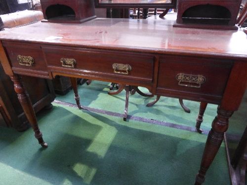 Mahogany dressing table on turned legs with 3 frieze drawers, 45' x 30.5' x 23' - Image 2 of 3