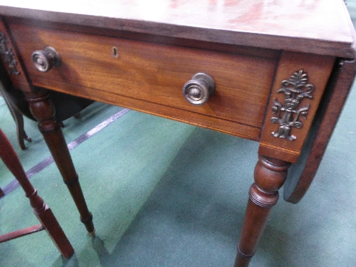 Mahogany Pembroke table on casters with drawer & fake drawer - Image 3 of 3