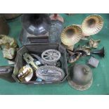 8 brass miniature wind-up gramophones & a qty of other metal ware