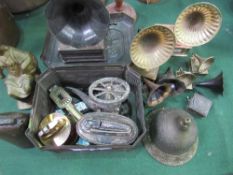 8 brass miniature wind-up gramophones & a qty of other metal ware