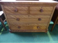 Light hardwood chest of 2 over 2 drawers, 42' x 31' x 19'