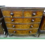 Bow front mahogany chest of drawers, 2 over 3, 40' x 40' x 19.5'