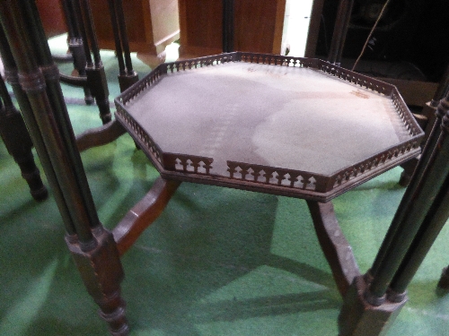 Octagonal ebonised display table with under shelf - Image 2 of 2