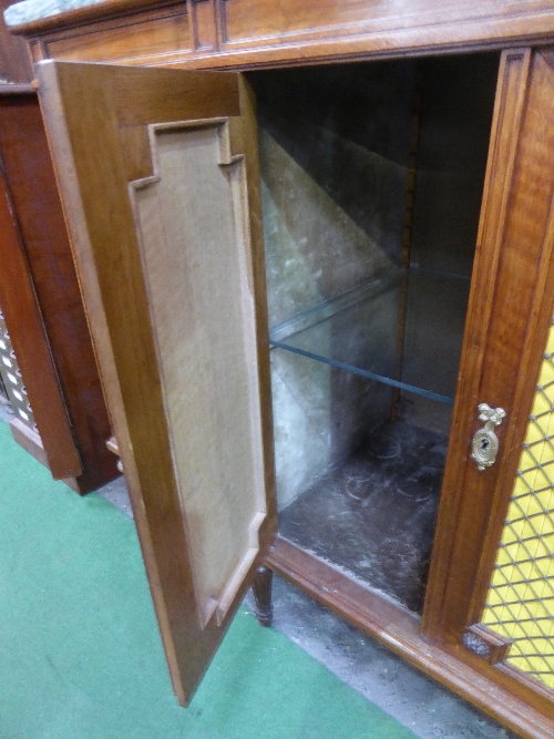 Mahogany marble topped side cabinet flanked by cupboards with sliding trays, 57' x 39.5' x 19' ( - Image 4 of 4