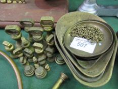 Small set of scales c/w scoop & weights & 8 brass scale scoops with assorted weights