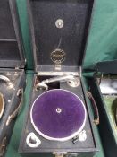 Broadcast portable gramophone